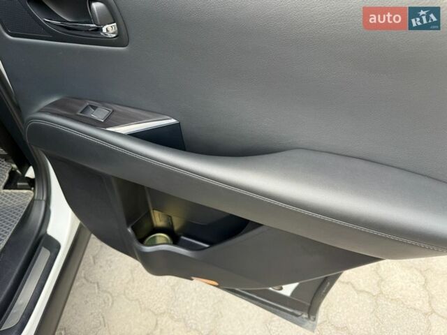 Белый Лексус РХ, объемом двигателя 2.67 л и пробегом 159 тыс. км за 23200 $, фото 9 на Automoto.ua