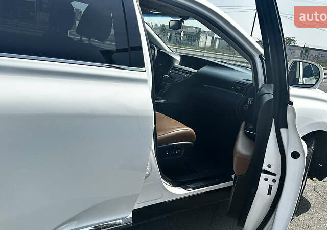 Білий Лексус РХ, об'ємом двигуна 2.67 л та пробігом 149 тис. км за 25500 $, фото 14 на Automoto.ua