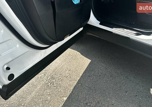 Білий Лексус РХ, об'ємом двигуна 2.67 л та пробігом 149 тис. км за 25500 $, фото 13 на Automoto.ua