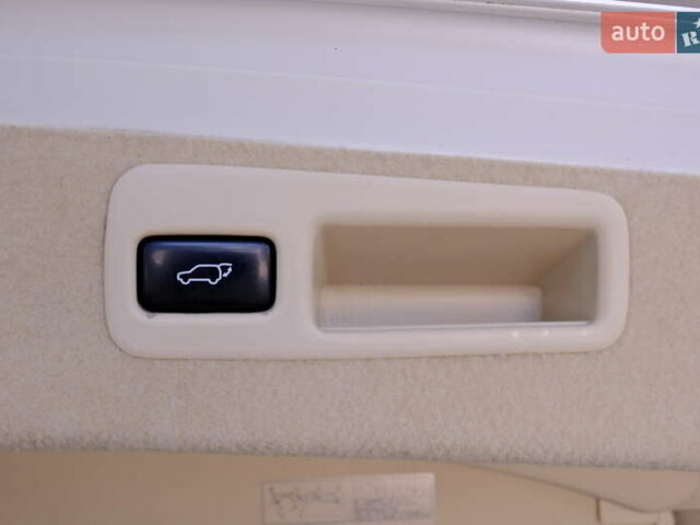 Белый Лексус РХ, объемом двигателя 3.46 л и пробегом 135 тыс. км за 21900 $, фото 64 на Automoto.ua