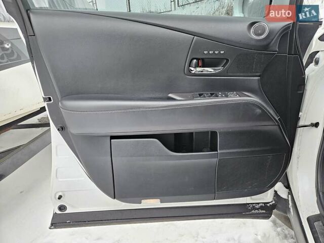 Белый Лексус РХ, объемом двигателя 3.5 л и пробегом 164 тыс. км за 10500 $, фото 10 на Automoto.ua