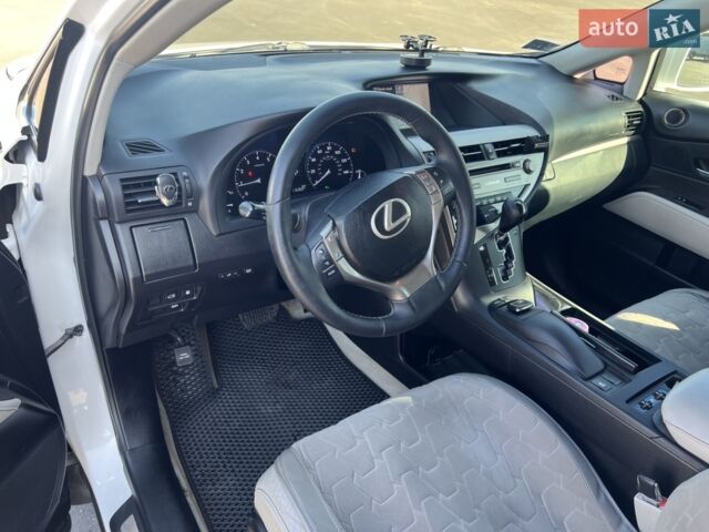 Белый Лексус РХ, объемом двигателя 3.46 л и пробегом 119 тыс. км за 18700 $, фото 10 на Automoto.ua