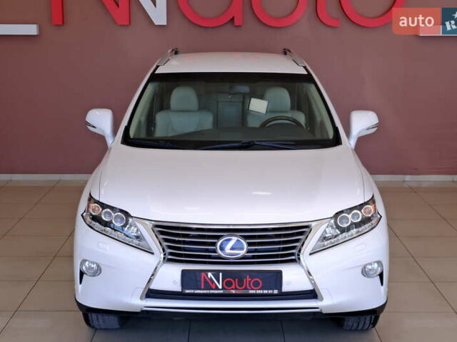 Белый Лексус РХ, объемом двигателя 3.46 л и пробегом 135 тыс. км за 21900 $, фото 1 на Automoto.ua