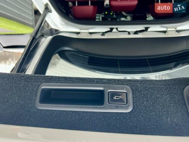 Белый Лексус РХ, объемом двигателя 2 л и пробегом 69 тыс. км за 31900 $, фото 41 на Automoto.ua