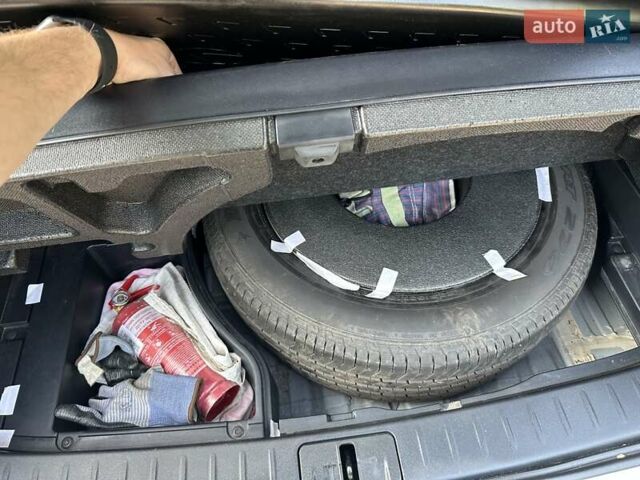 Білий Лексус РХ, об'ємом двигуна 2.67 л та пробігом 147 тис. км за 18900 $, фото 29 на Automoto.ua