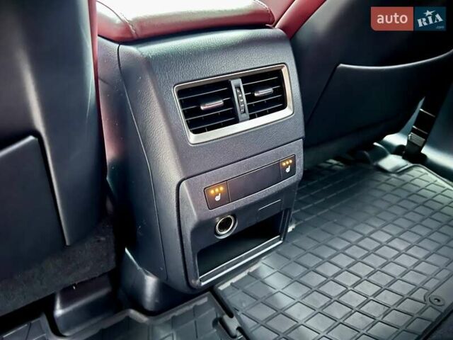 Белый Лексус РХ, объемом двигателя 2 л и пробегом 69 тыс. км за 31900 $, фото 35 на Automoto.ua