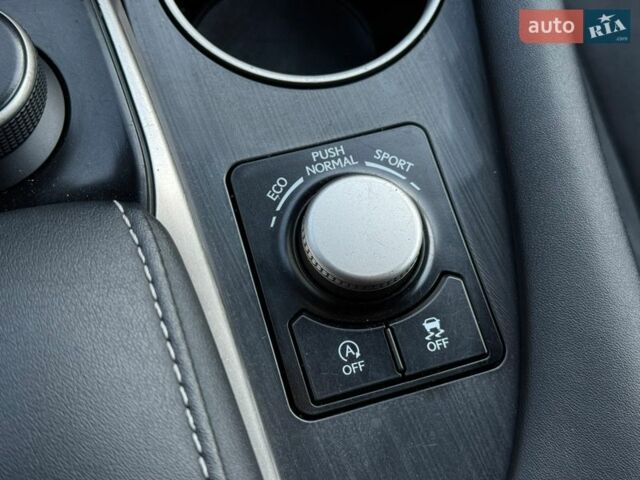 Білий Лексус РХ, об'ємом двигуна 2 л та пробігом 209 тис. км за 26950 $, фото 73 на Automoto.ua