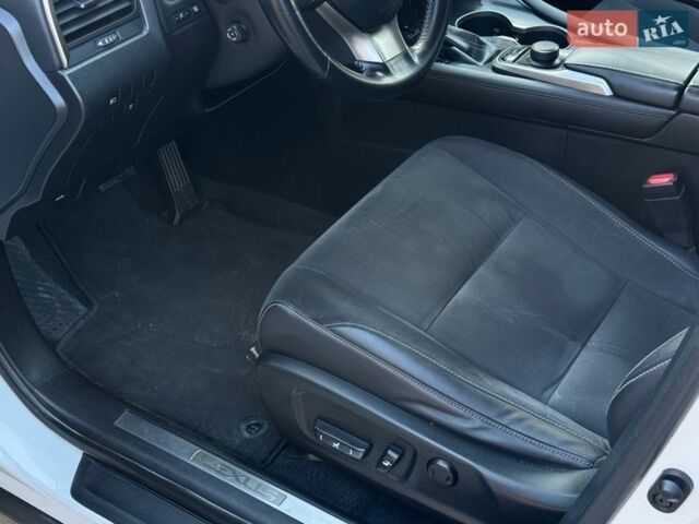 Білий Лексус РХ, об'ємом двигуна 2 л та пробігом 209 тис. км за 26950 $, фото 63 на Automoto.ua