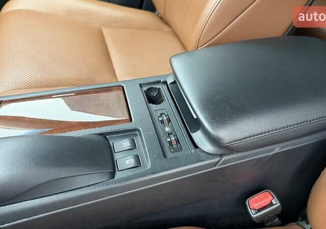 Белый Лексус РХ, объемом двигателя 3.46 л и пробегом 158 тыс. км за 20000 $, фото 23 на Automoto.ua