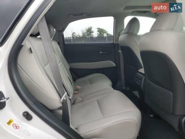 Белый Лексус РХ, объемом двигателя 3.46 л и пробегом 146 тыс. км за 5700 $, фото 10 на Automoto.ua