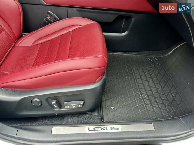 Белый Лексус РХ, объемом двигателя 2 л и пробегом 69 тыс. км за 31900 $, фото 54 на Automoto.ua