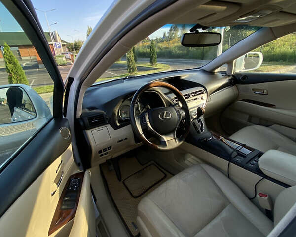 Лексус РХ 2015 в Киеве на Automoto.ua Белый Лексус РХ, объемом двигателя 3.46 л и пробегом 160 тыс. км за 19000 $, фото 13 на Automoto.ua