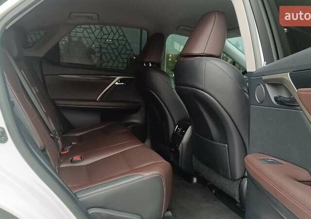 Белый Лексус РХ, объемом двигателя 2 л и пробегом 95 тыс. км за 31676 $, фото 6 на Automoto.ua