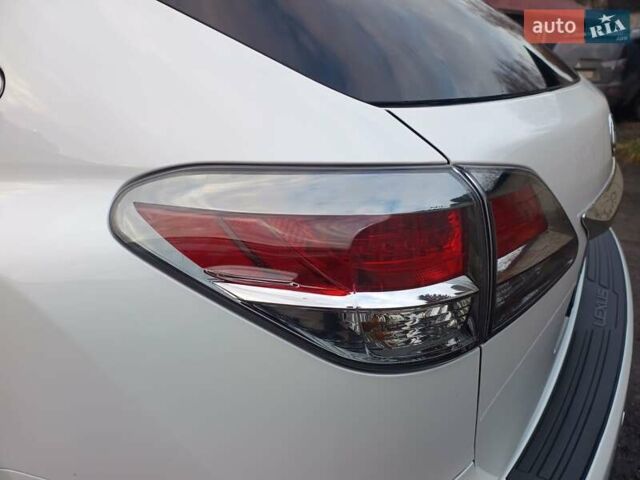 Білий Лексус РХ, об'ємом двигуна 3.46 л та пробігом 196 тис. км за 21800 $, фото 12 на Automoto.ua