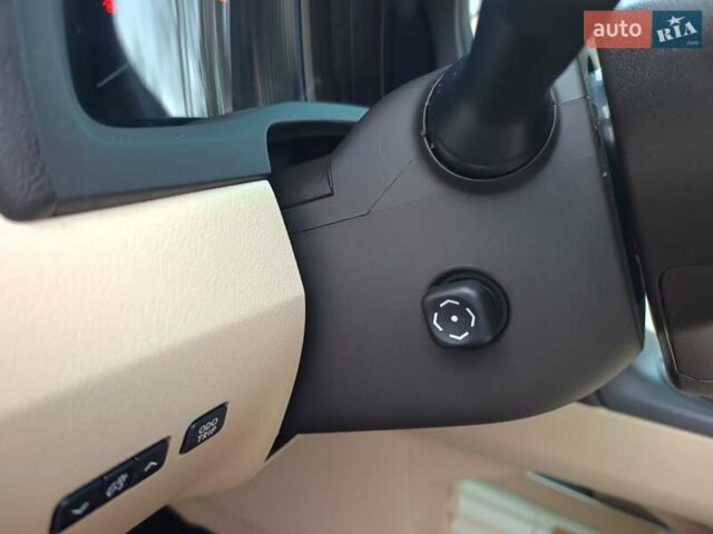Білий Лексус РХ, об'ємом двигуна 3.46 л та пробігом 196 тис. км за 21800 $, фото 23 на Automoto.ua