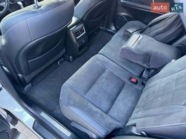 Білий Лексус РХ, об'ємом двигуна 2 л та пробігом 209 тис. км за 26950 $, фото 43 на Automoto.ua