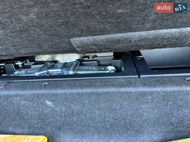 Білий Лексус РХ, об'ємом двигуна 2 л та пробігом 209 тис. км за 26950 $, фото 81 на Automoto.ua