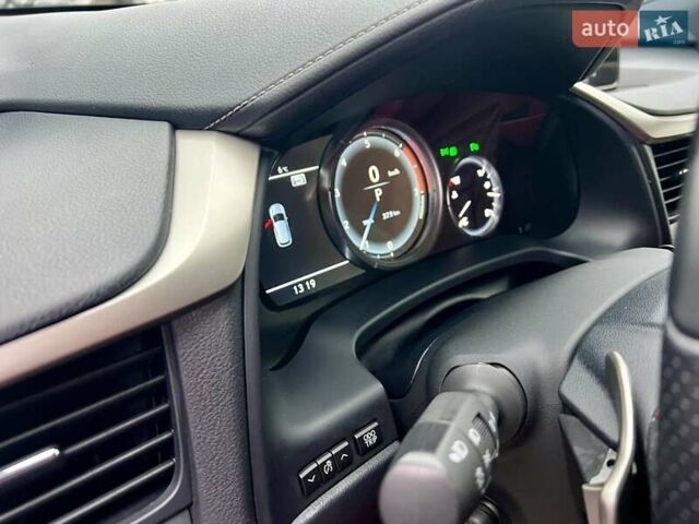 Белый Лексус РХ, объемом двигателя 2 л и пробегом 69 тыс. км за 31900 $, фото 19 на Automoto.ua