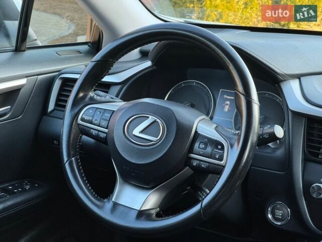 Білий Лексус РХ, об'ємом двигуна 2 л та пробігом 209 тис. км за 26950 $, фото 54 на Automoto.ua