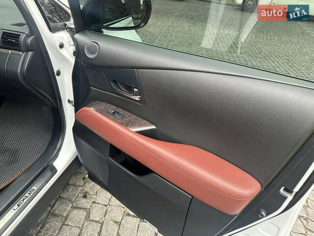 Белый Лексус РХ, объемом двигателя 3.46 л и пробегом 149 тыс. км за 25400 $, фото 24 на Automoto.ua