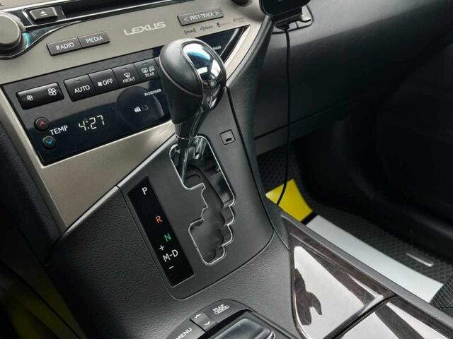 Белый Лексус РХ, объемом двигателя 3.5 л и пробегом 142 тыс. км за 23200 $, фото 17 на Automoto.ua