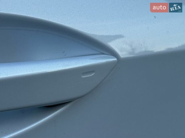 Білий Лексус РХ, об'ємом двигуна 2 л та пробігом 209 тис. км за 26950 $, фото 76 на Automoto.ua