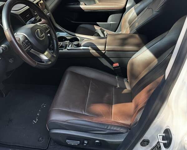 Белый Лексус РХ, объемом двигателя 2 л и пробегом 95 тыс. км за 31500 $, фото 6 на Automoto.ua