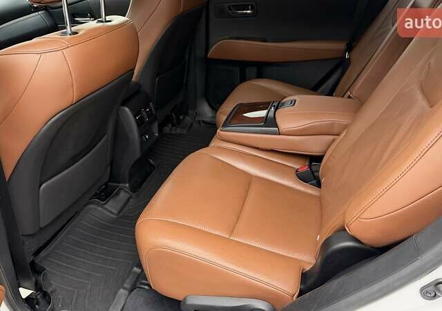 Белый Лексус РХ, объемом двигателя 3.46 л и пробегом 158 тыс. км за 20000 $, фото 26 на Automoto.ua