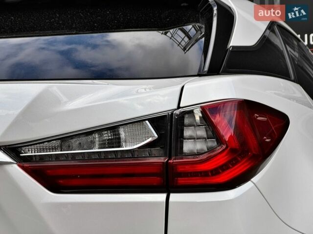 Білий Лексус РХ, об'ємом двигуна 2 л та пробігом 279 тис. км за 26900 $, фото 16 на Automoto.ua