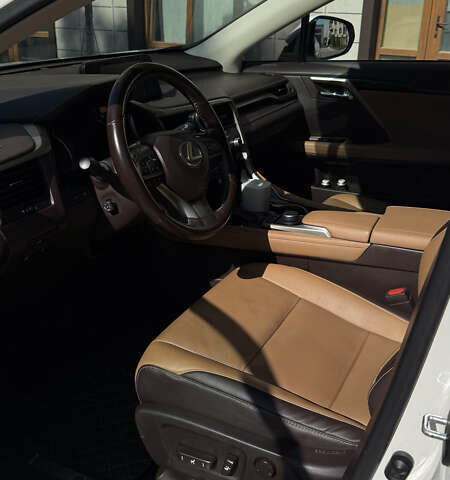 Белый Лексус РХ, объемом двигателя 2 л и пробегом 86 тыс. км за 31900 $, фото 19 на Automoto.ua