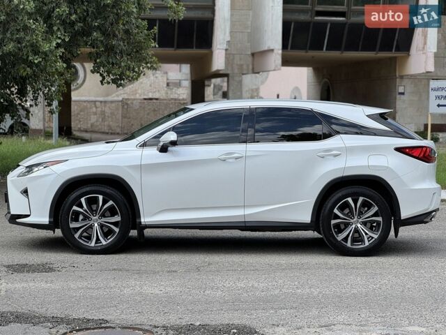 Білий Лексус РХ, об'ємом двигуна 2 л та пробігом 175 тис. км за 28000 $, фото 6 на Automoto.ua