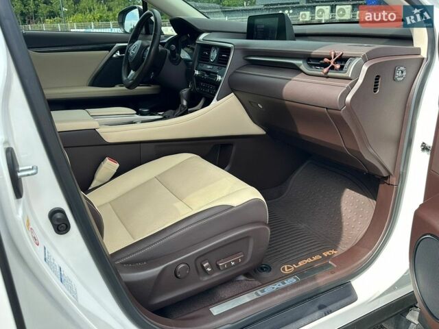 Білий Лексус РХ, об'ємом двигуна 2 л та пробігом 99 тис. км за 30000 $, фото 29 на Automoto.ua