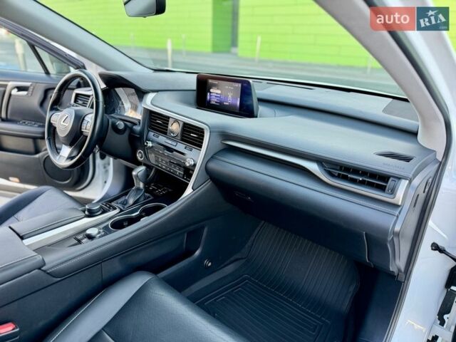 Белый Лексус РХ, объемом двигателя 2 л и пробегом 71 тыс. км за 31900 $, фото 50 на Automoto.ua