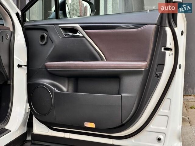 Білий Лексус РХ, об'ємом двигуна 2 л та пробігом 279 тис. км за 26900 $, фото 39 на Automoto.ua