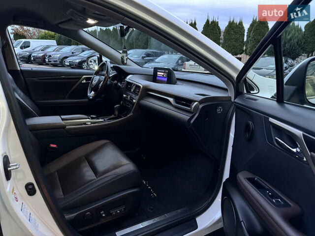 Білий Лексус РХ, об'ємом двигуна 2 л та пробігом 179 тис. км за 29990 $, фото 77 на Automoto.ua