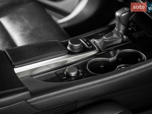 Белый Лексус РХ, объемом двигателя 3.46 л и пробегом 183 тыс. км за 27508 $, фото 29 на Automoto.ua