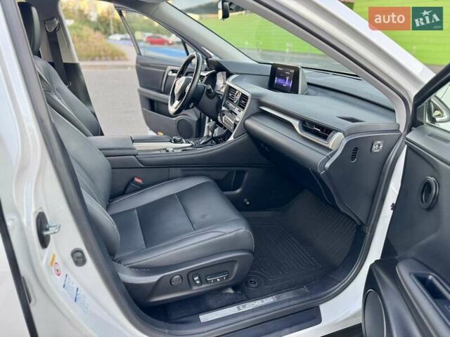 Лексус РХ 2016 в Киеве на Automoto.ua Белый Лексус РХ, объемом двигателя 2 л и пробегом 70 тыс. км за 32900 $, фото 43 на Automoto.ua