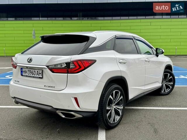 Белый Лексус РХ, объемом двигателя 2 л и пробегом 70 тыс. км за 32900 $, фото 13 на Automoto.ua