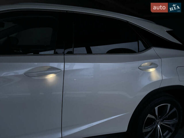 Білий Лексус РХ, об'ємом двигуна 2 л та пробігом 179 тис. км за 29990 $, фото 76 на Automoto.ua