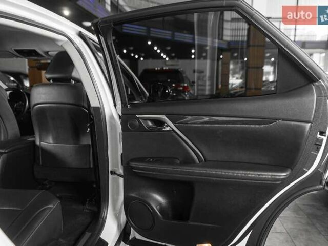 Белый Лексус РХ, объемом двигателя 3.46 л и пробегом 183 тыс. км за 27508 $, фото 25 на Automoto.ua