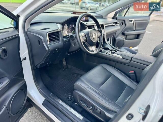 Білий Лексус РХ, об'ємом двигуна 2 л та пробігом 70 тис. км за 32900 $, фото 29 на Automoto.ua
