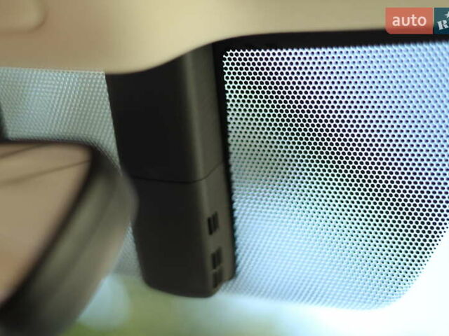 Белый Лексус РХ, объемом двигателя 2 л и пробегом 86 тыс. км за 31900 $, фото 17 на Automoto.ua