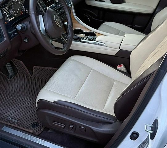 Белый Лексус РХ, объемом двигателя 3.5 л и пробегом 145 тыс. км за 32000 $, фото 10 на Automoto.ua