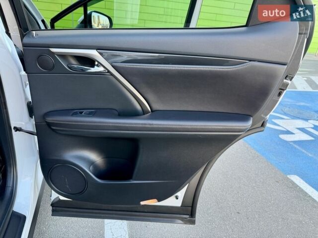 Белый Лексус РХ, объемом двигателя 2 л и пробегом 71 тыс. км за 31900 $, фото 46 на Automoto.ua