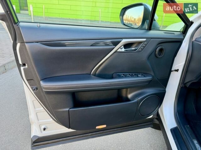 Белый Лексус РХ, объемом двигателя 2 л и пробегом 71 тыс. км за 31900 $, фото 40 на Automoto.ua