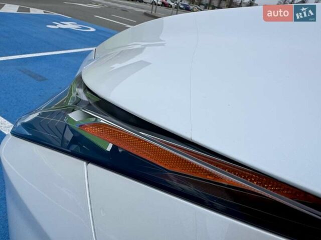 Білий Лексус РХ, об'ємом двигуна 2 л та пробігом 70 тис. км за 32900 $, фото 70 на Automoto.ua