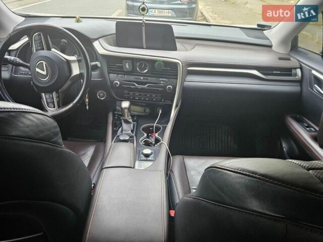 Белый Лексус РХ, объемом двигателя 2 л и пробегом 175 тыс. км за 28000 $, фото 3 на Automoto.ua