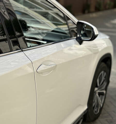 Белый Лексус РХ, объемом двигателя 2 л и пробегом 86 тыс. км за 31900 $, фото 10 на Automoto.ua