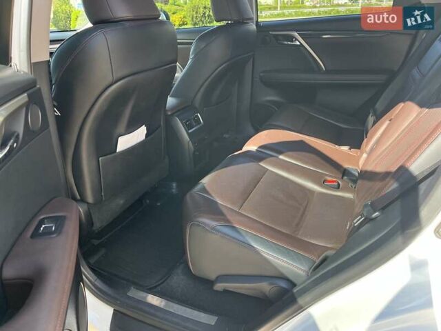 Белый Лексус РХ, объемом двигателя 2 л и пробегом 122 тыс. км за 31000 $, фото 14 на Automoto.ua