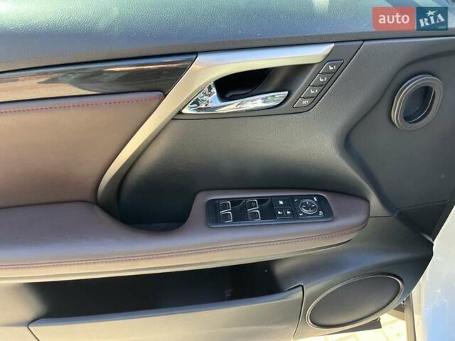 Белый Лексус РХ, объемом двигателя 2 л и пробегом 122 тыс. км за 31000 $, фото 16 на Automoto.ua